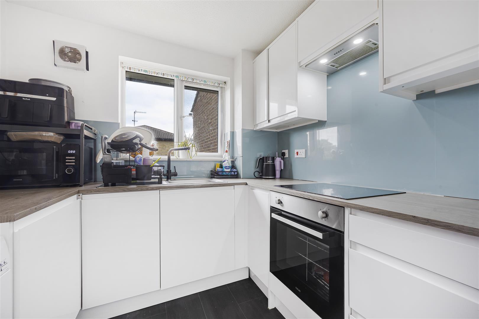 Lowestoft Drive, Cippenham Image 4