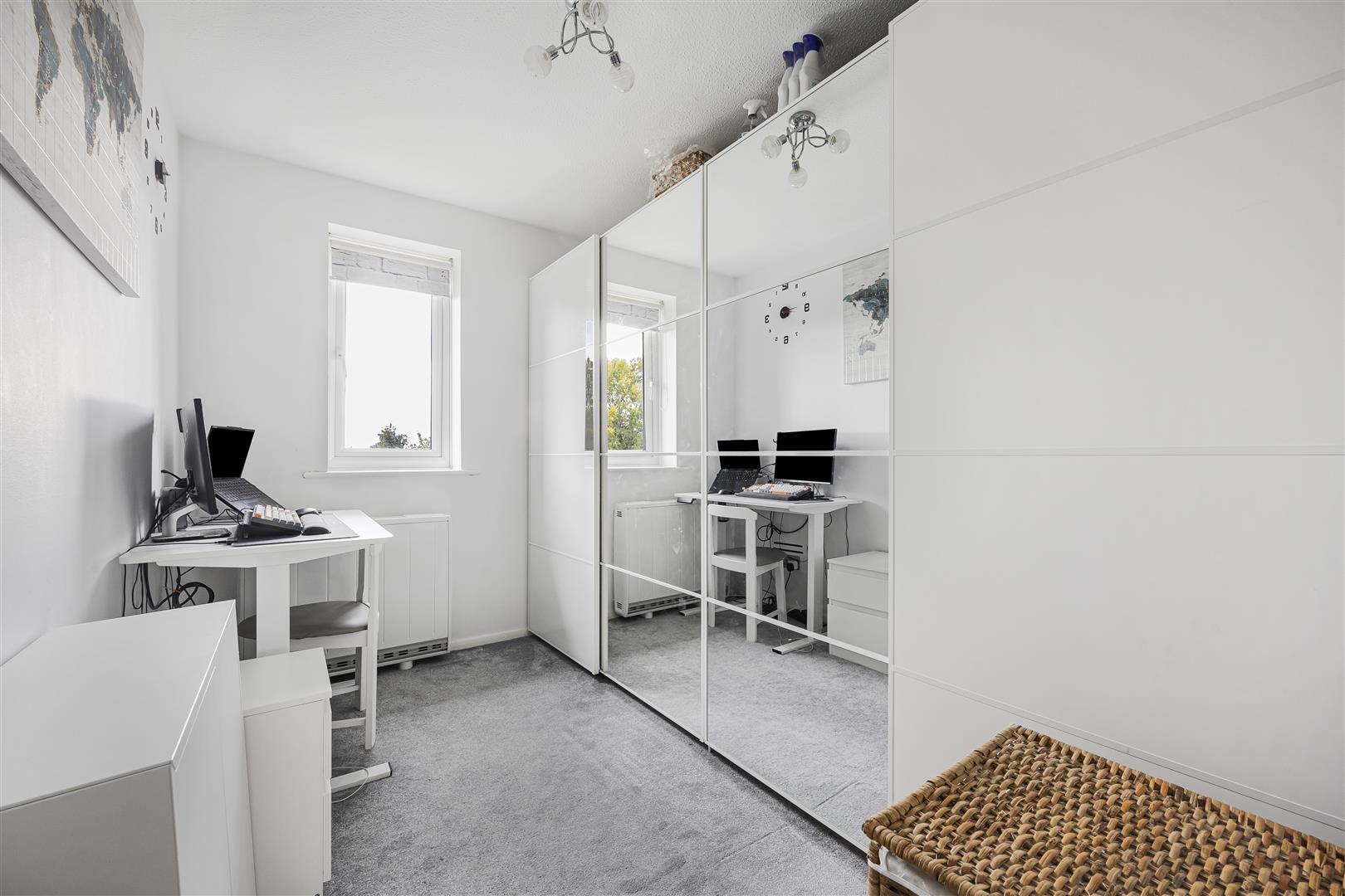 Lowestoft Drive, Cippenham Image 8