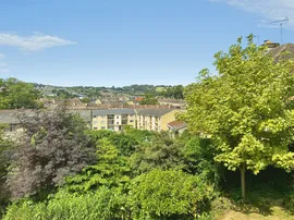 Gloucester Road, Bath thumb 2