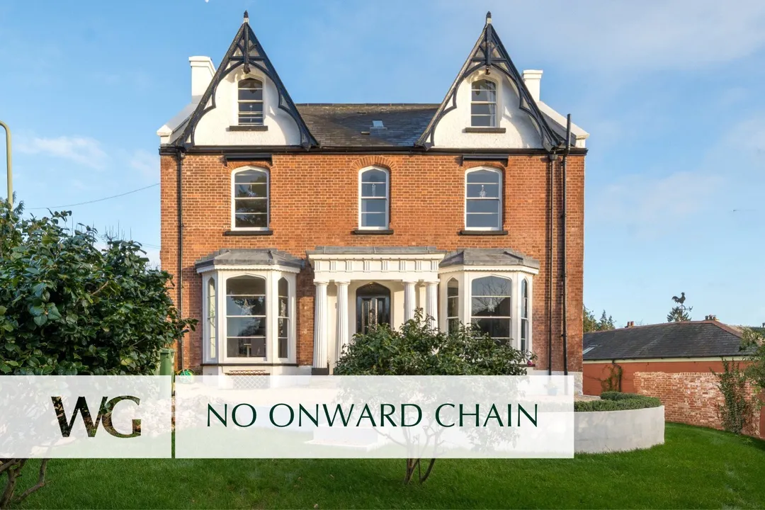 https://mr0.homeflow-assets.co.uk/files/photo/image/47924/9231/_x_/SOU220137_49.jpg