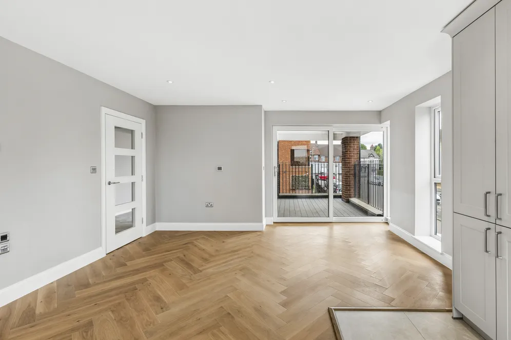Flat 3 The Catsey Catsey Lane, Bushey, WD23 photo 3
