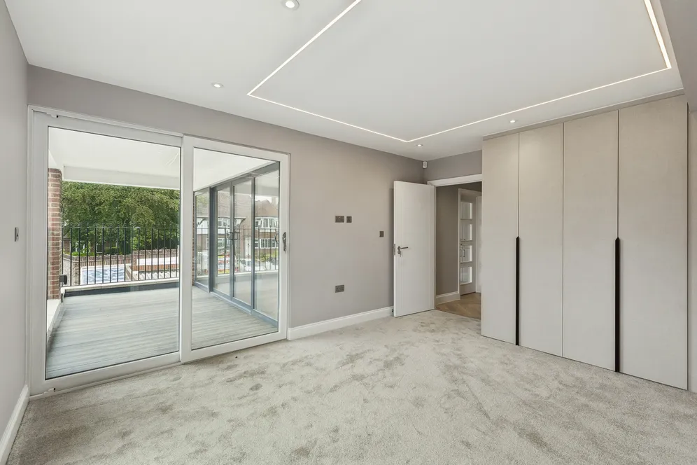 Flat 4 The Catsey Catsey Lane, Bushey, WD23 photo 5
