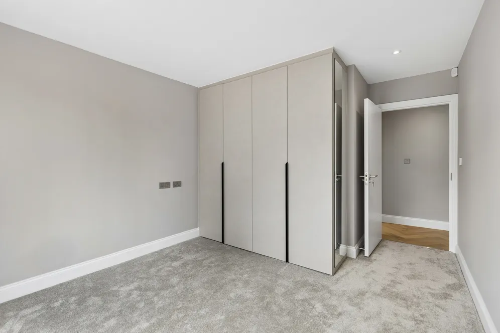 Flat 4 The Catsey Catsey Lane, Bushey, WD23 photo 9