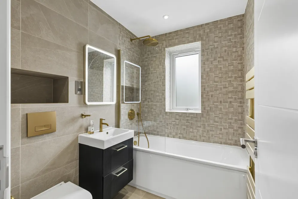Flat 4 The Catsey Catsey Lane, Bushey, WD23 photo 11