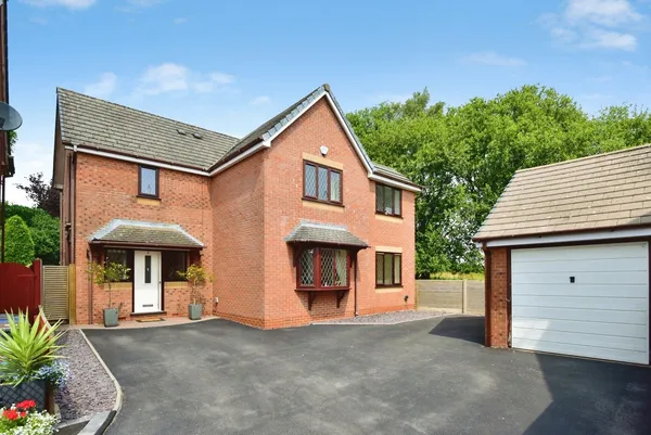 Willowcroft Way, STOKE-ON-TRENT, Staf...