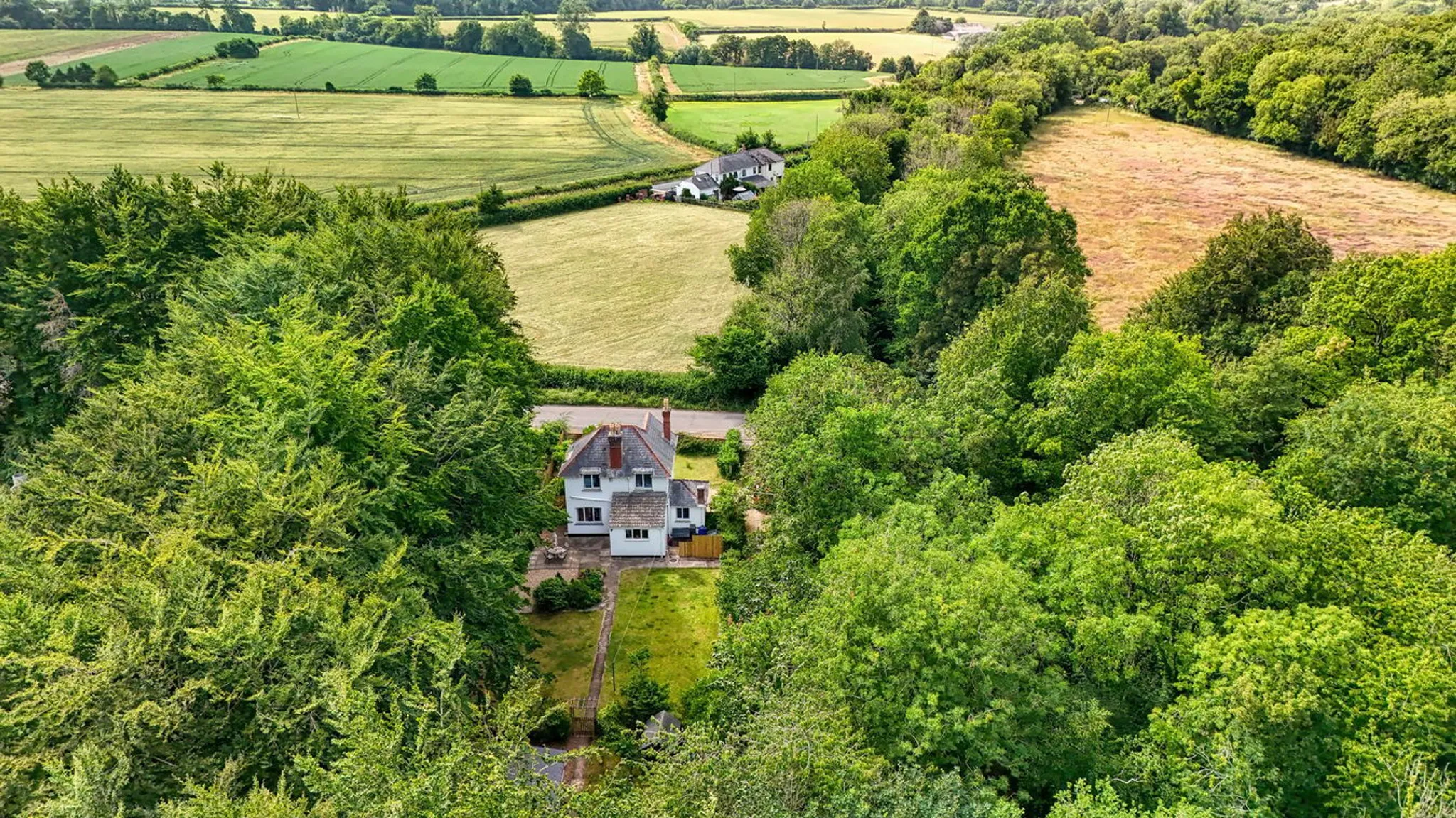 https://mr0.homeflow-assets.co.uk/files/photo/image/47925/7668/_x_/50647569.jpg