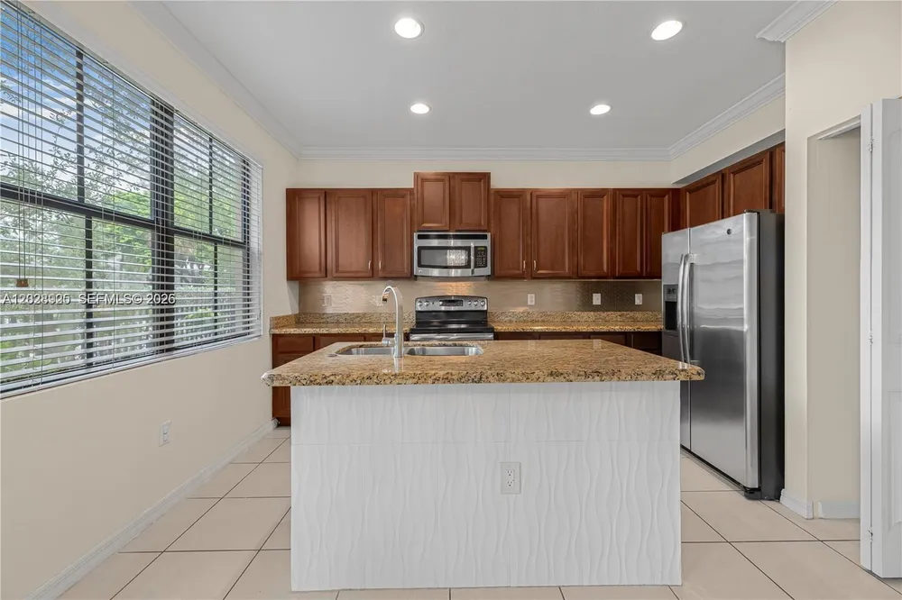 3345 NW 11th Ave, Pompano Beach, FL 33064