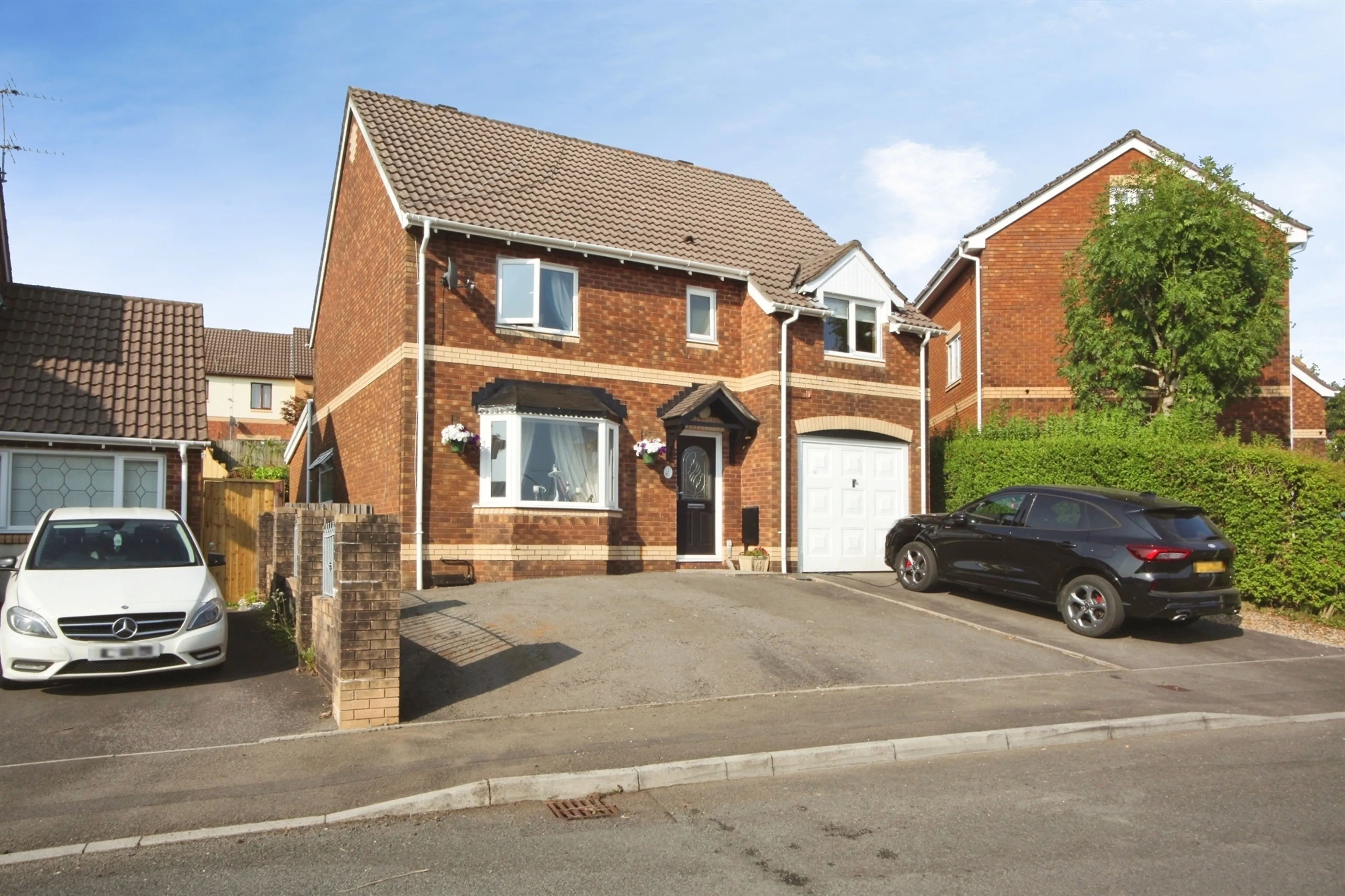 Property at Clos Myddlyn, Beddau, Pontypridd