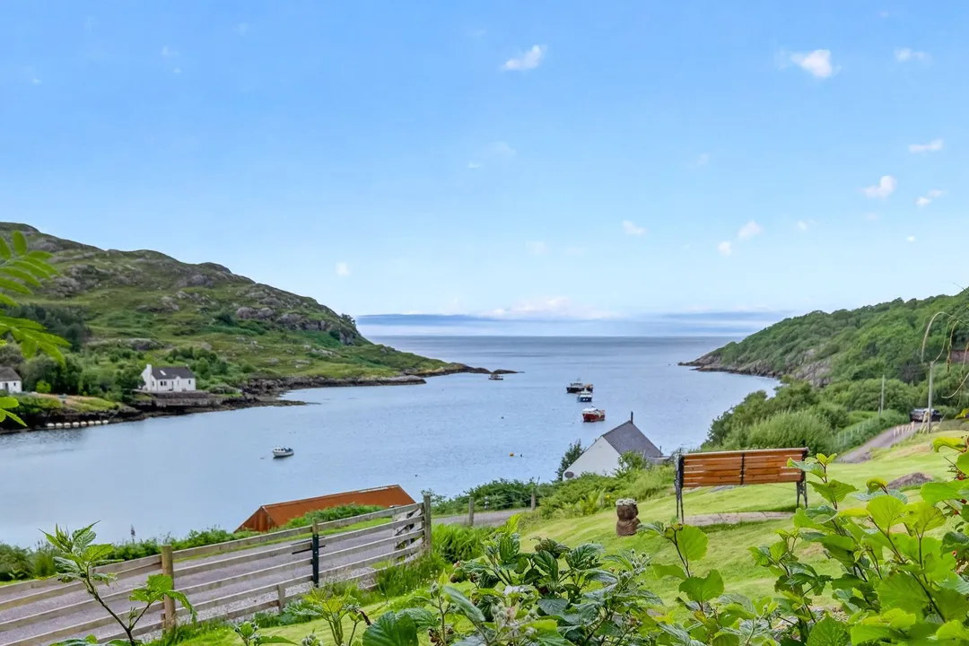 https://mr0.homeflow-assets.co.uk/files/photo/image/47933/7324/_x_/20260709-Scotland-Ardheslaig-122450-42.jpg