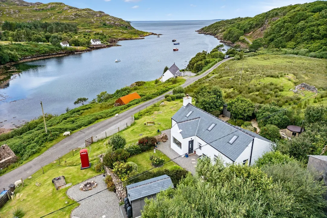https://mr0.homeflow-assets.co.uk/files/photo/image/47933/7392/_x_/20260709-Scotland-Ardheslaig-124810.jpg
