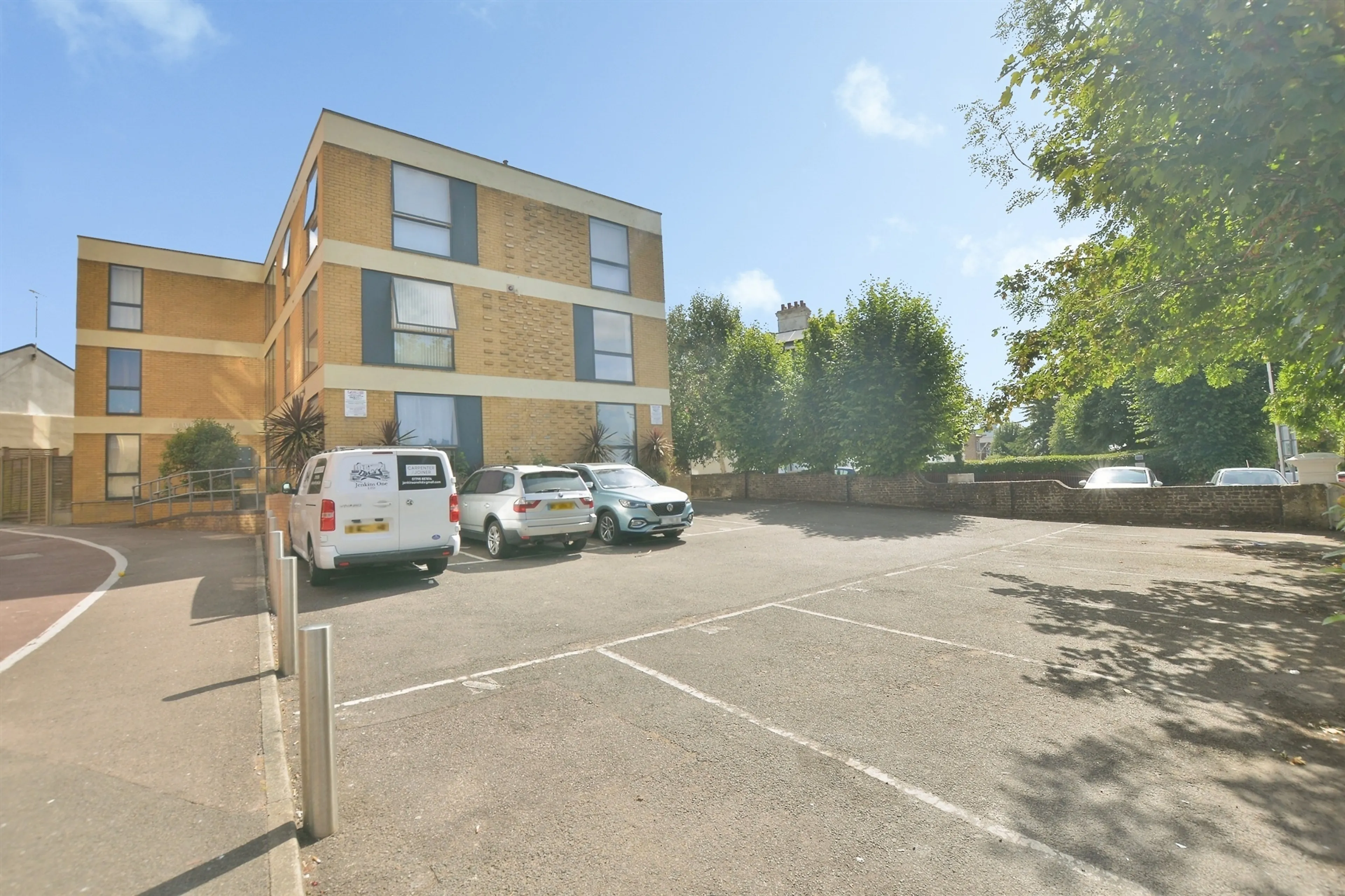 Property photo 0