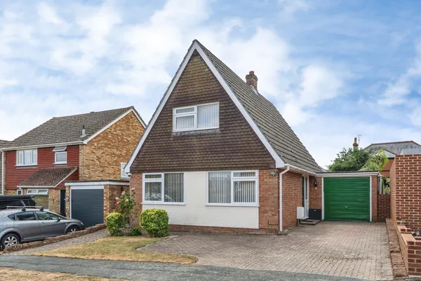 Willow Way, Farnham, Surrey, GU9