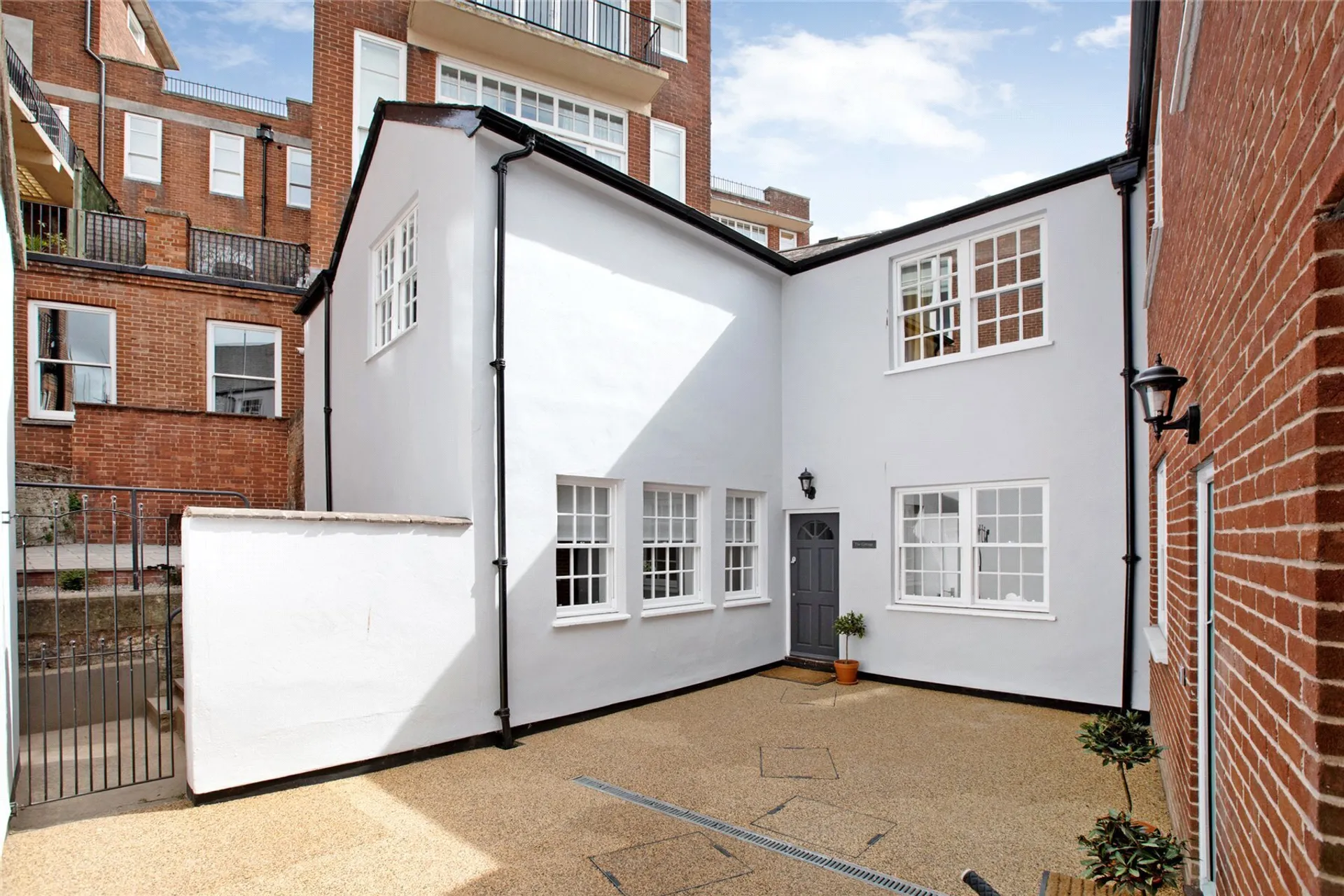 Property photo top 0