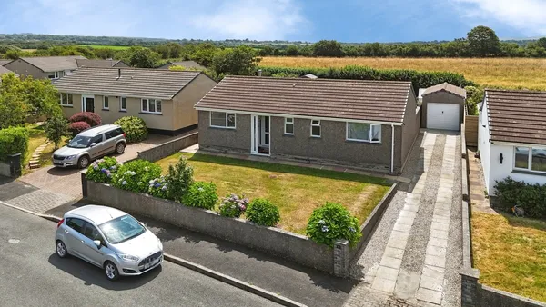 Wall Gardens, Gwinear, Hayle, Cornwal...
