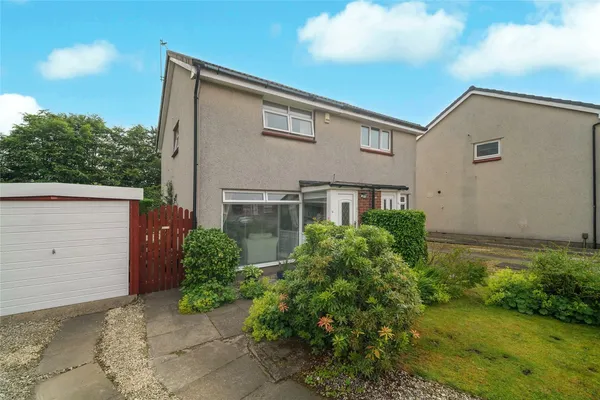 Chisholm Avenue, Bishopton, Renfrewsh...