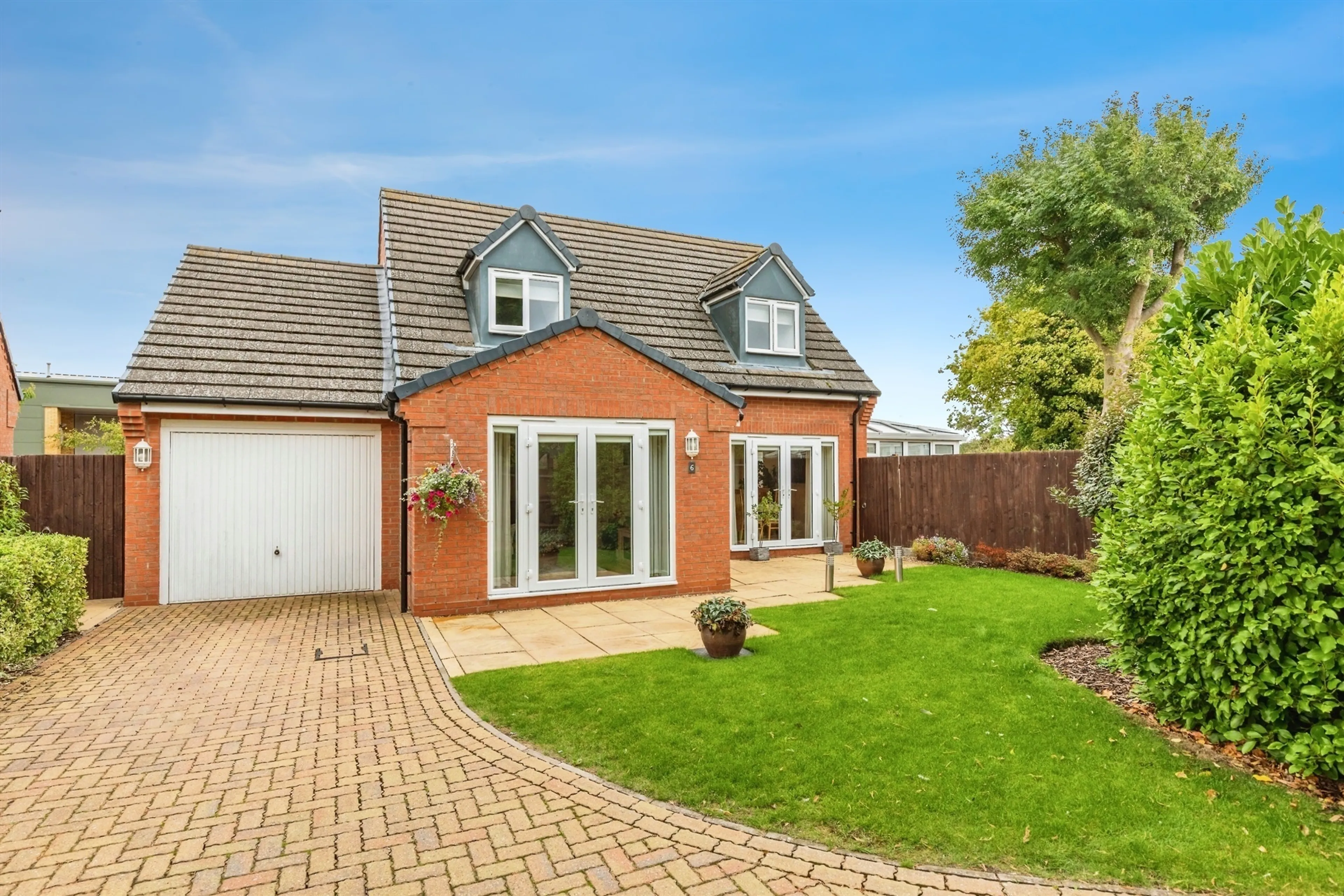 Property photo 0