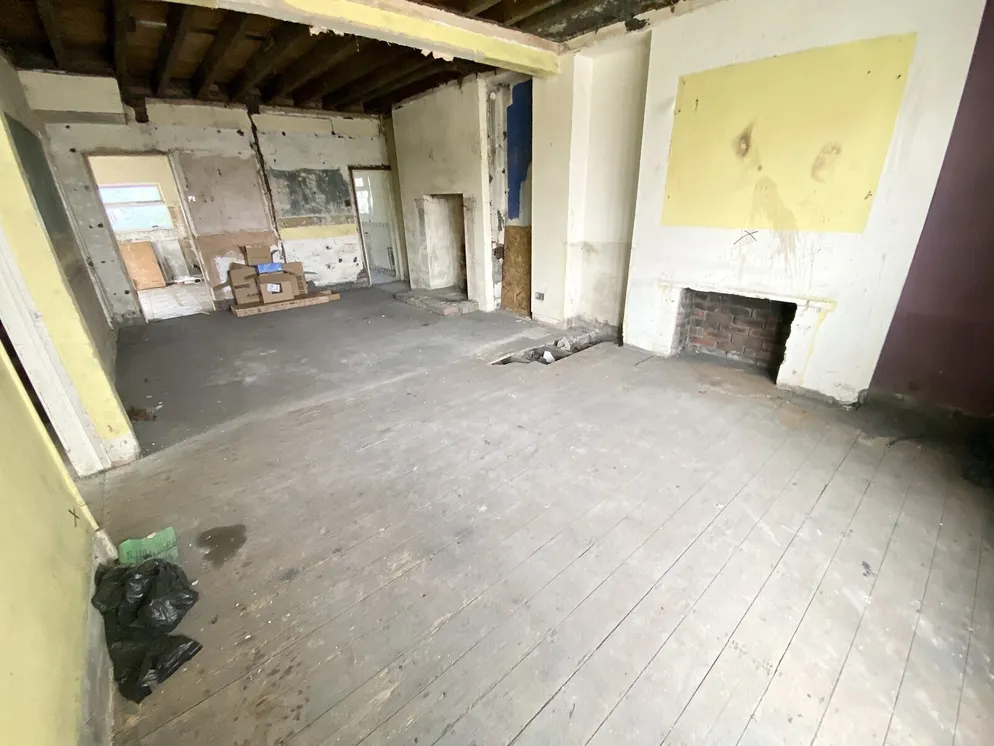 Property carousel item 3