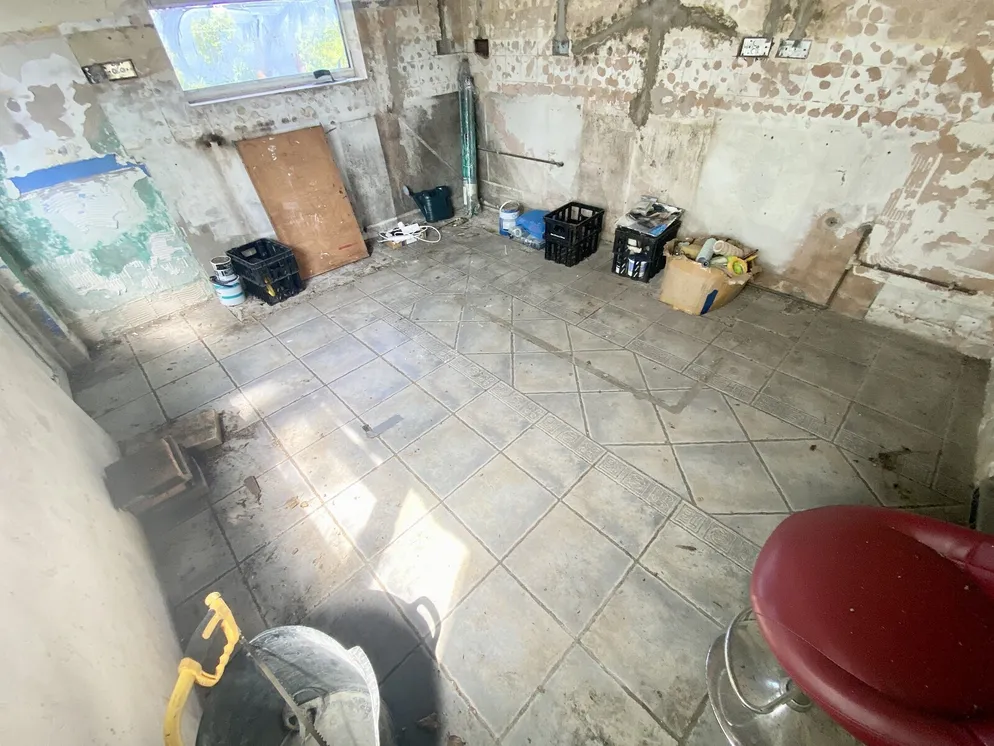 Property carousel item 4