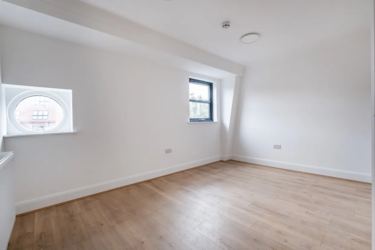 15b Kilburn Lane London W10 photo 1
