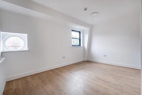 15b Kilburn Lane London W10