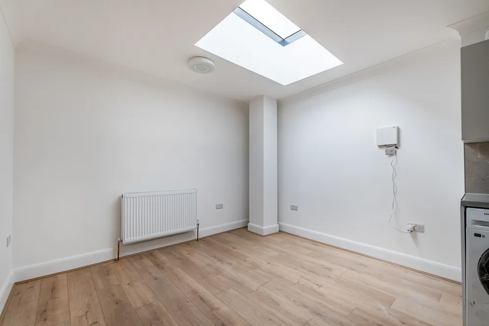 15b Kilburn Lane London W10 photo 3