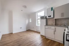15b Kilburn Lane London W10 photo 3