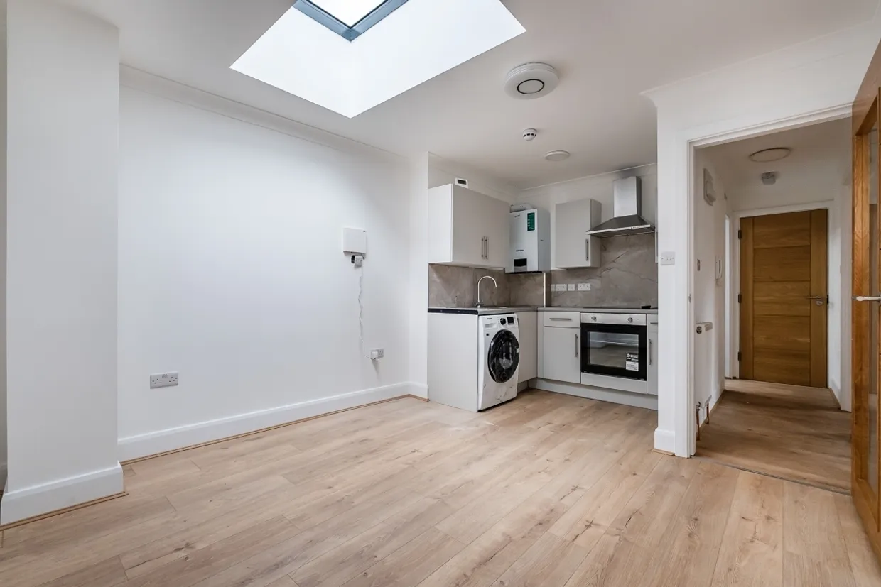 15b Kilburn Lane London W10 photo 4