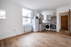 15b Kilburn Lane London W10 photo 4