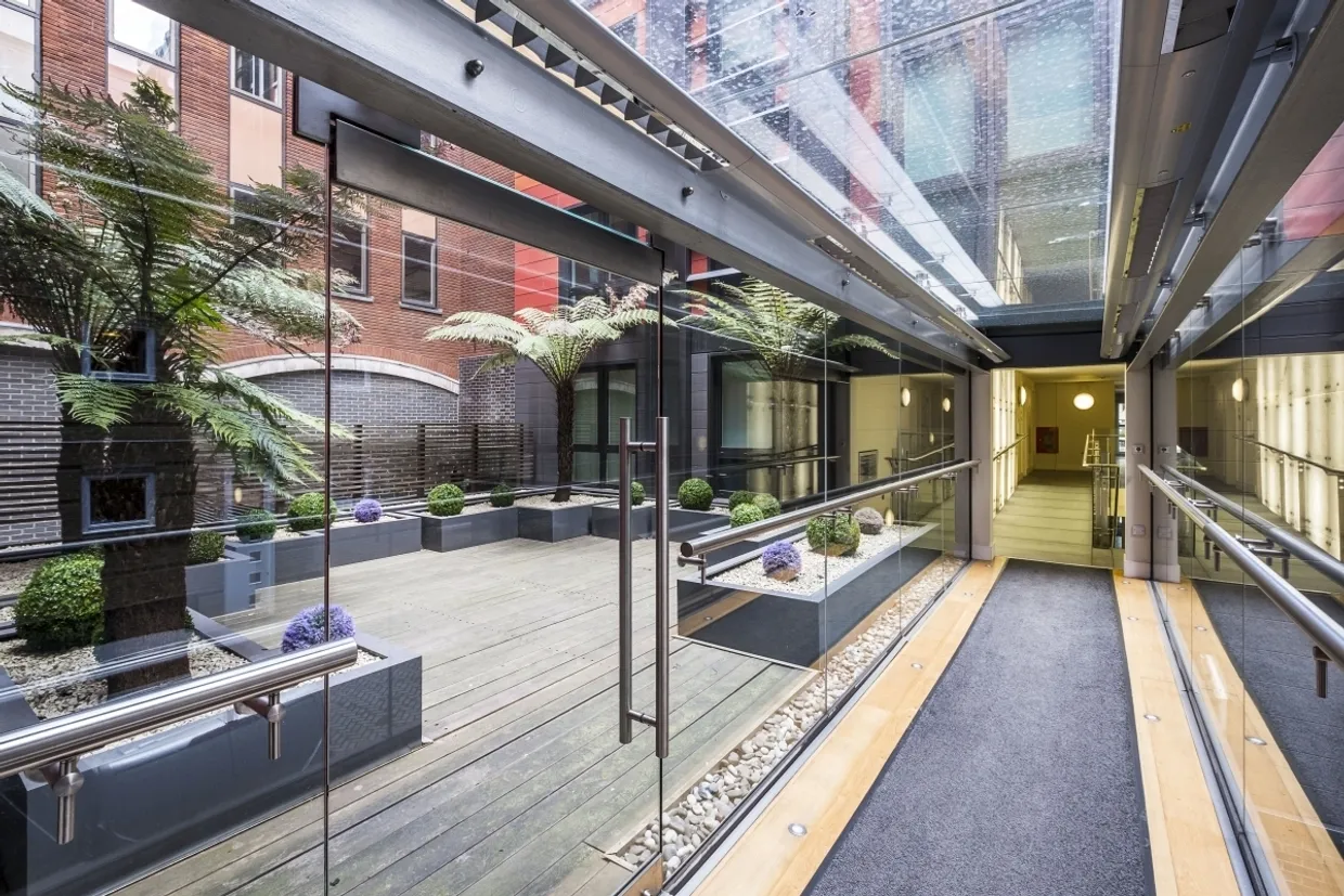 High Timber Street London EC4V photo 8