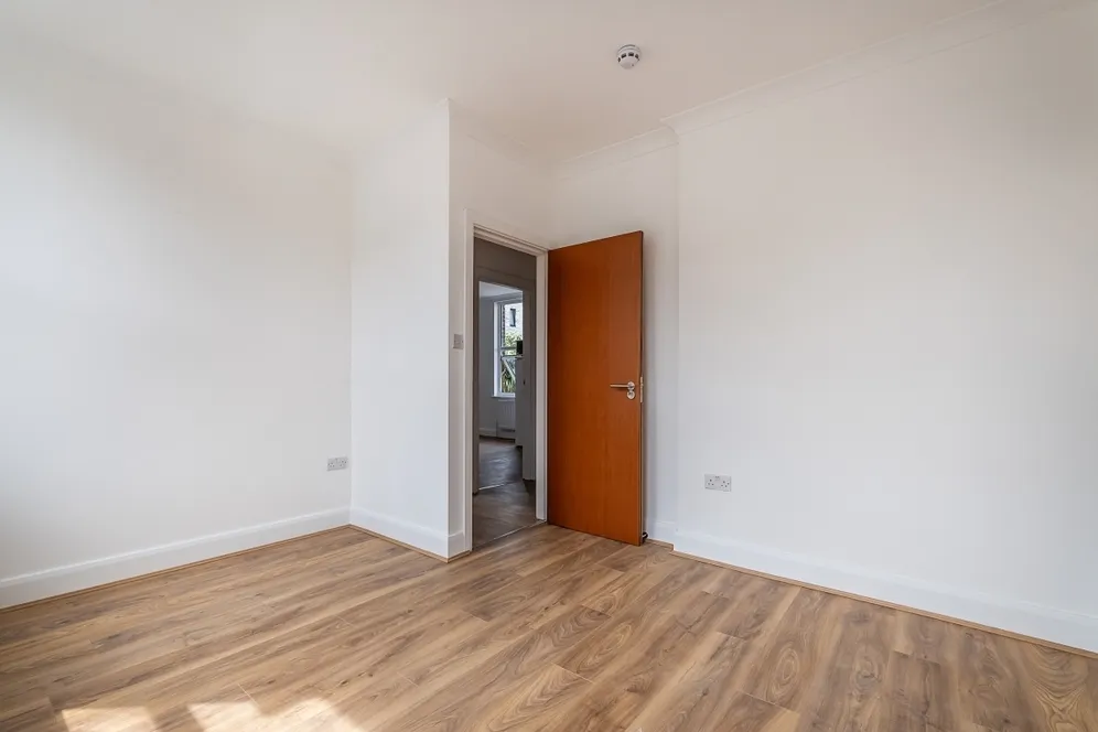 15b Kilburn Lane London W10 photo 8