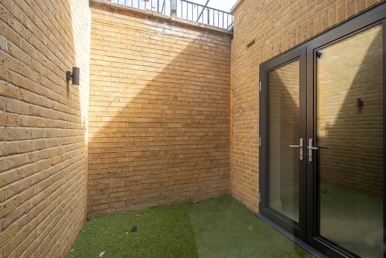 Merton Road London SW19 photo 6
