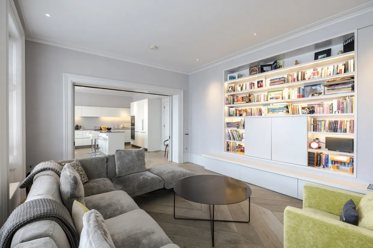 Wynnstay Gardens London W8 photo 14