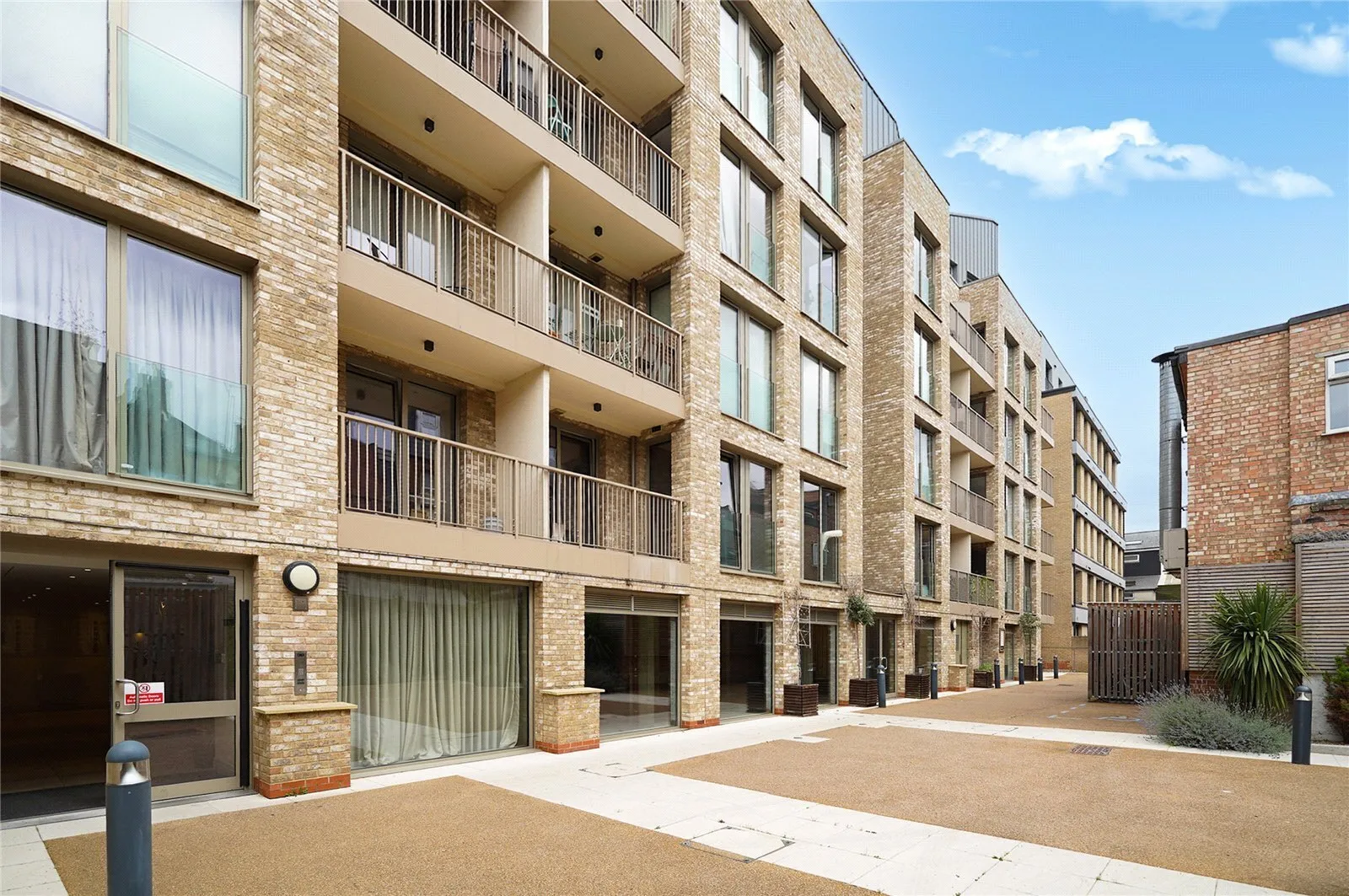 Espalier Gardens, London, NW6