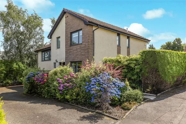 Lomond Crescent, Bridge of Weir, PA11