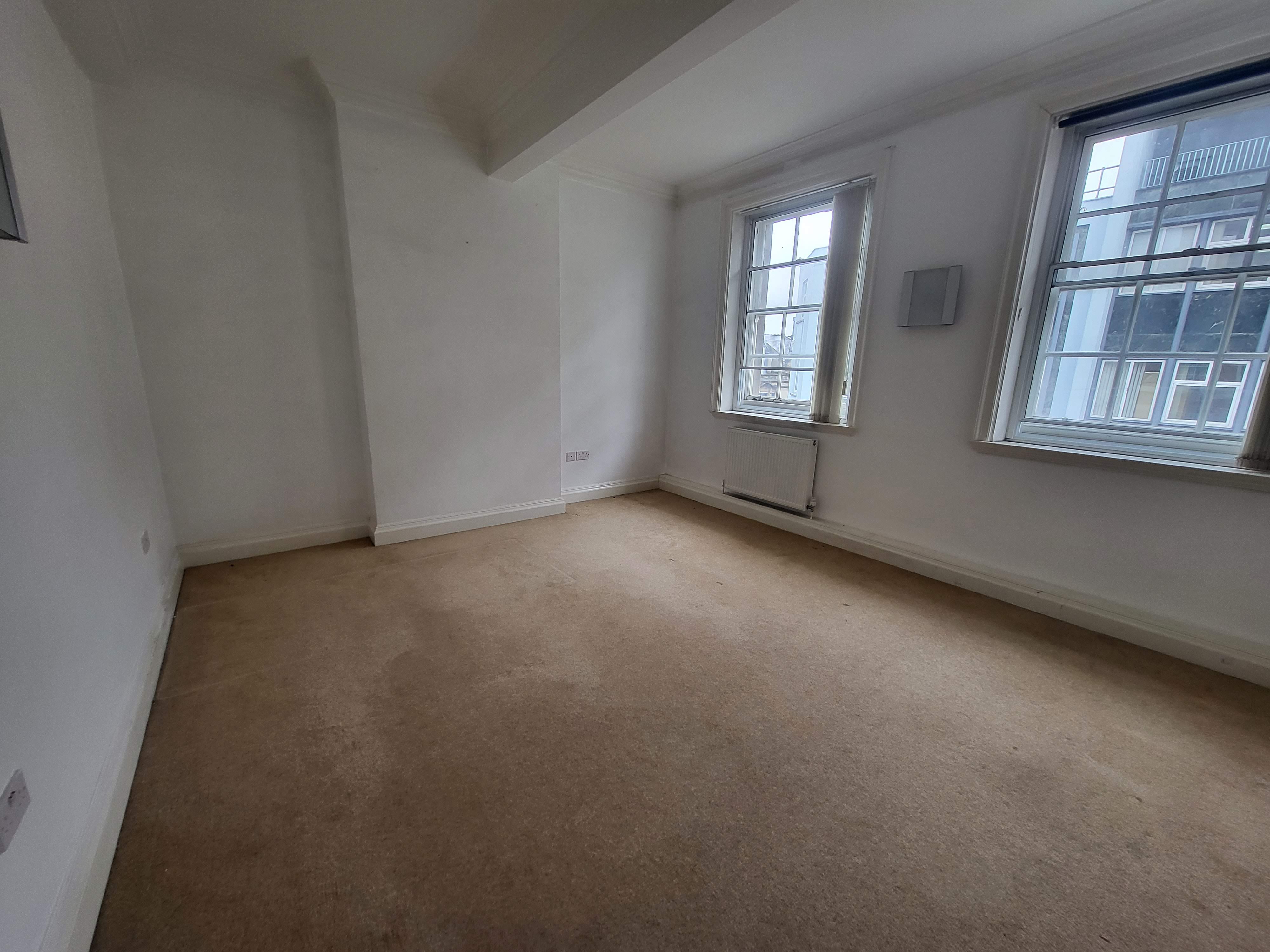 Apartment 6 Lloyds Chambers  Image 3