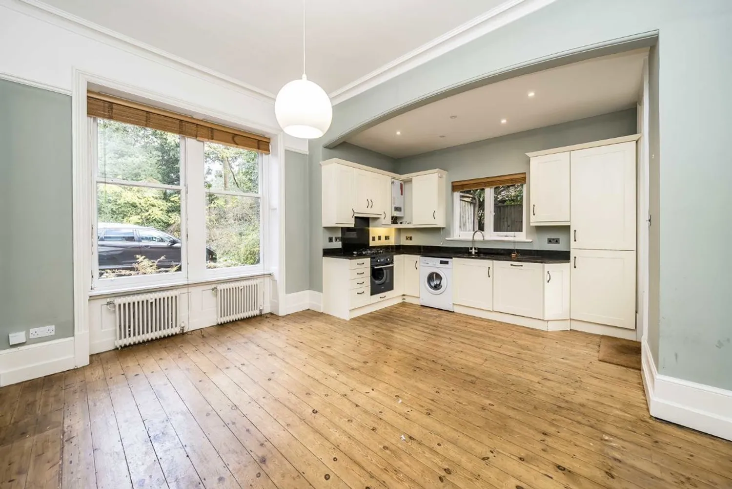 Queens Road, Weybridge, KT13 photo 2