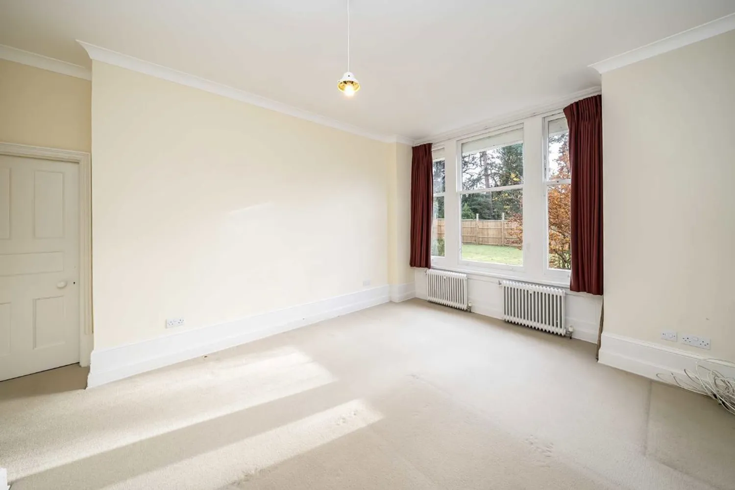 Queens Road, Weybridge, KT13 photo 5