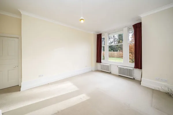 Queens Road, Weybridge, KT13 photo 5