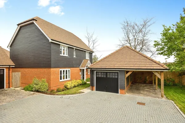 Hedgeways, Tongham, Farnham, Surrey, ...