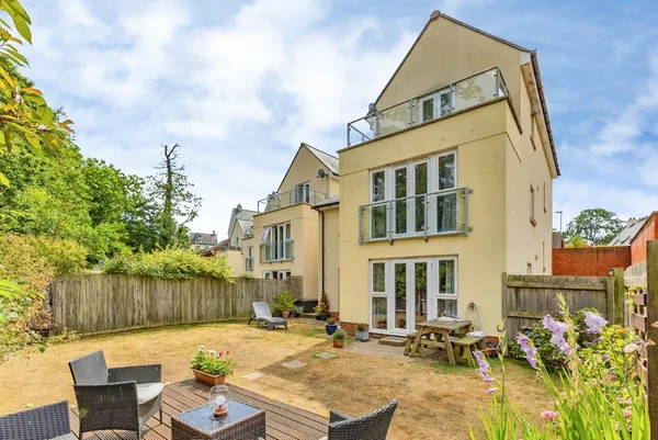 Finistere Avenue, DAWLISH, Devon, EX7