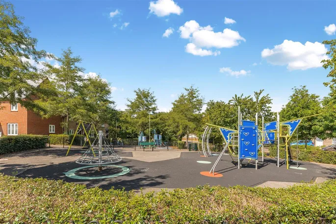 Property carousel image 18