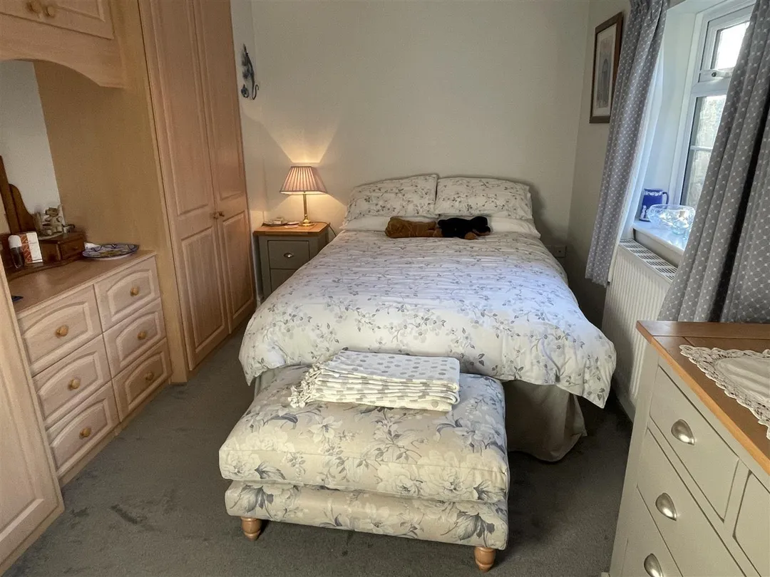 https://mr0.homeflow-assets.co.uk/files/photo/image/47936/7484/_x_/yZWH7r2gyEuR-0RbzyyaTg.jpg