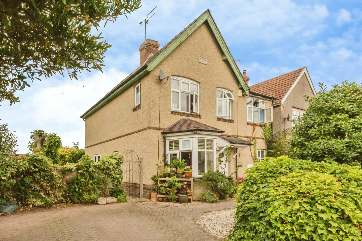 Alexandra Crescent, Uttoxeter