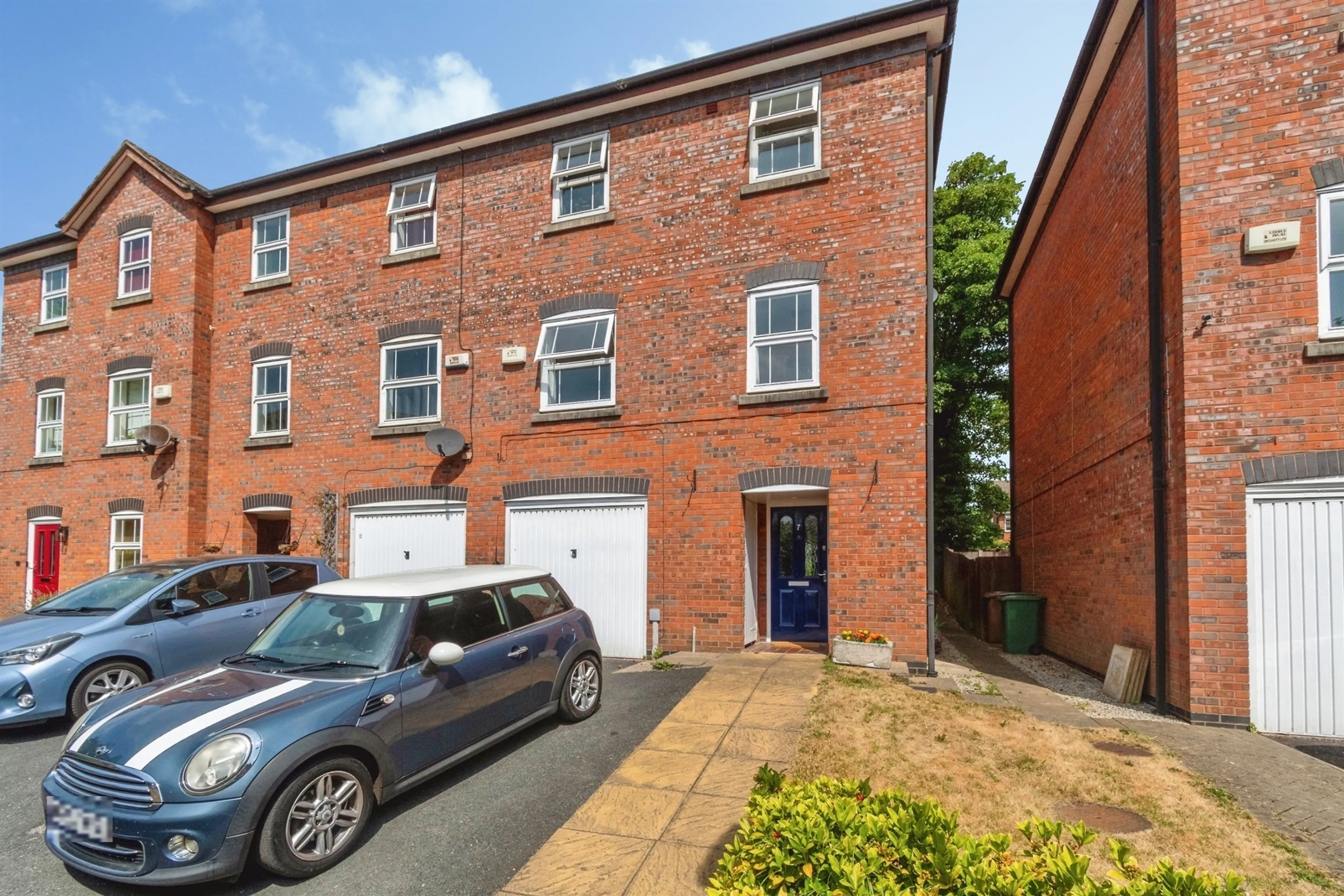 Property photo 0
