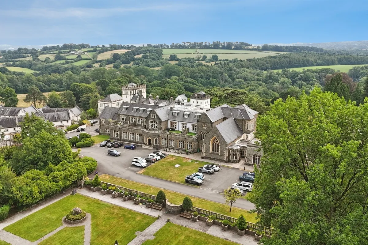 The Manor, Talygarn, Pontyclun