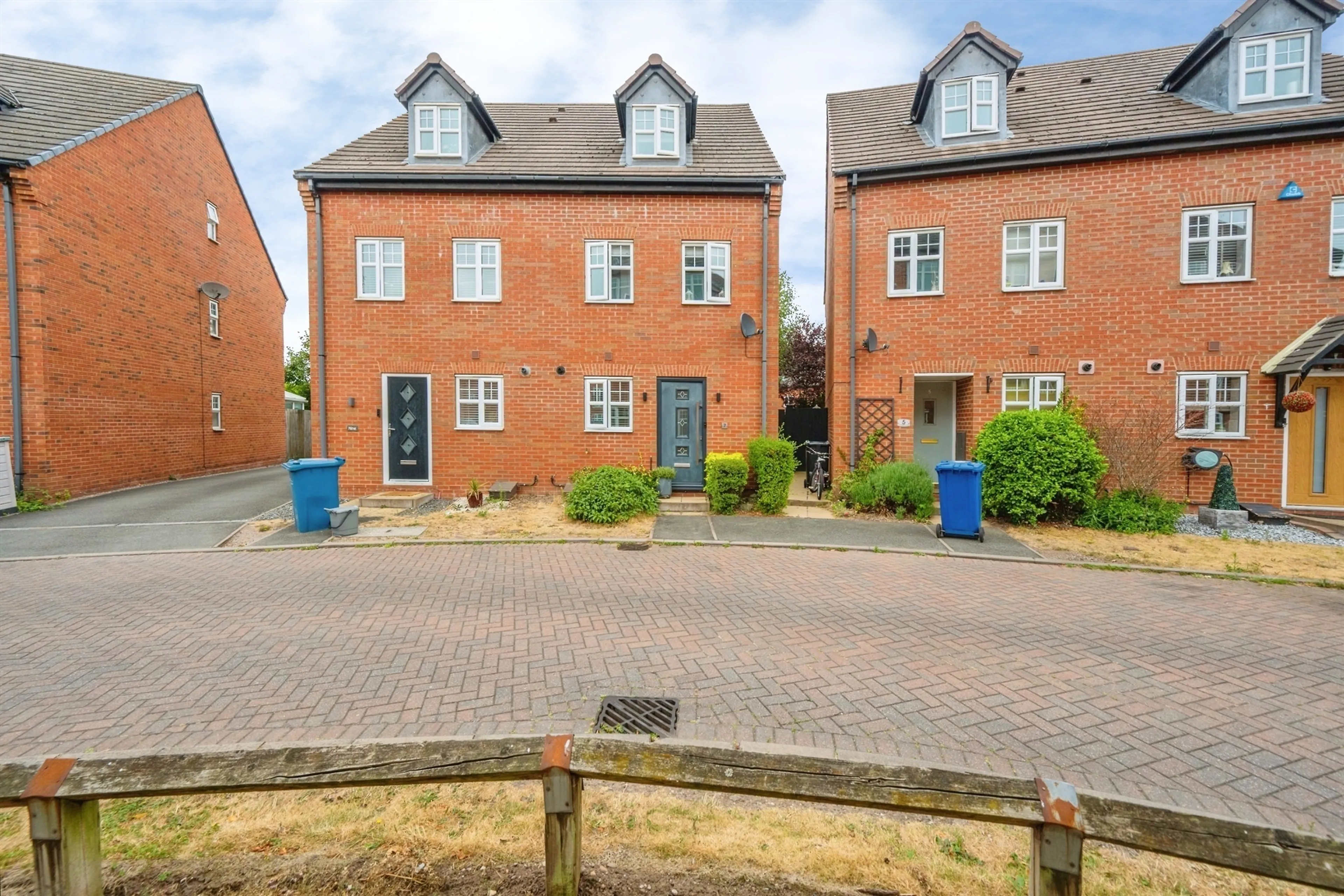 Property photo 0