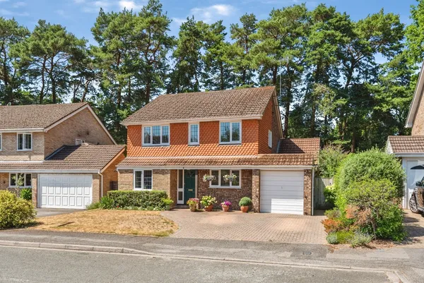 Hayes Barton, Pyrford, Surrey, GU22