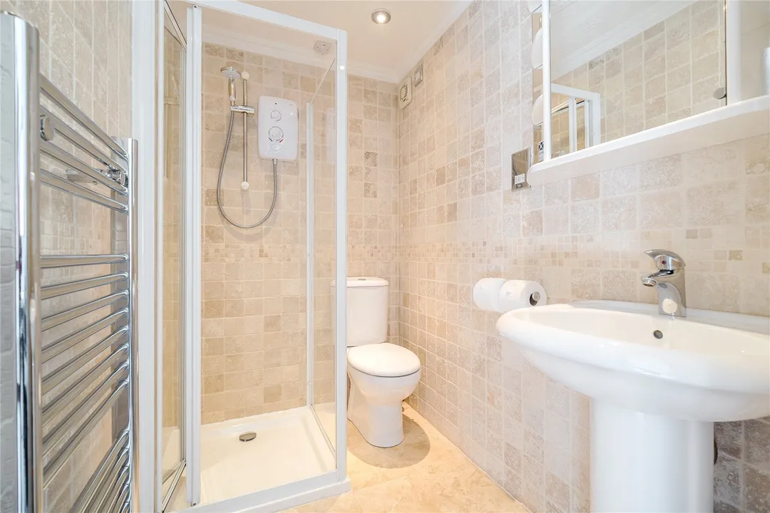 https://mr0.homeflow-assets.co.uk/files/photo/image/47939/4347/_x_/NEW250254_45.jpg