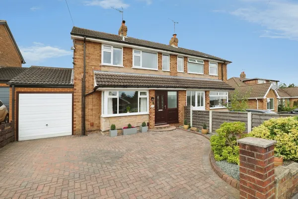 Woodlands Rise, Harrogate, North York...