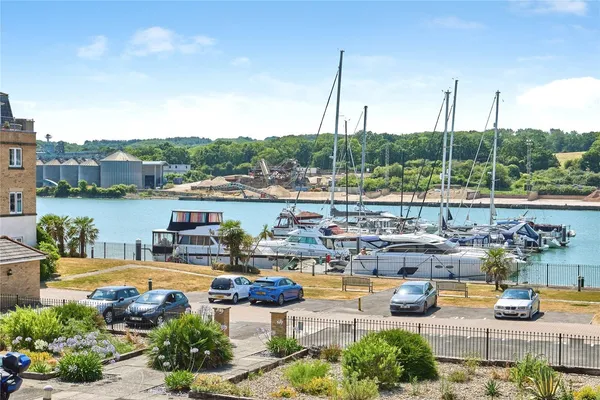 Medina View, East Cowes, Isle of Wigh...